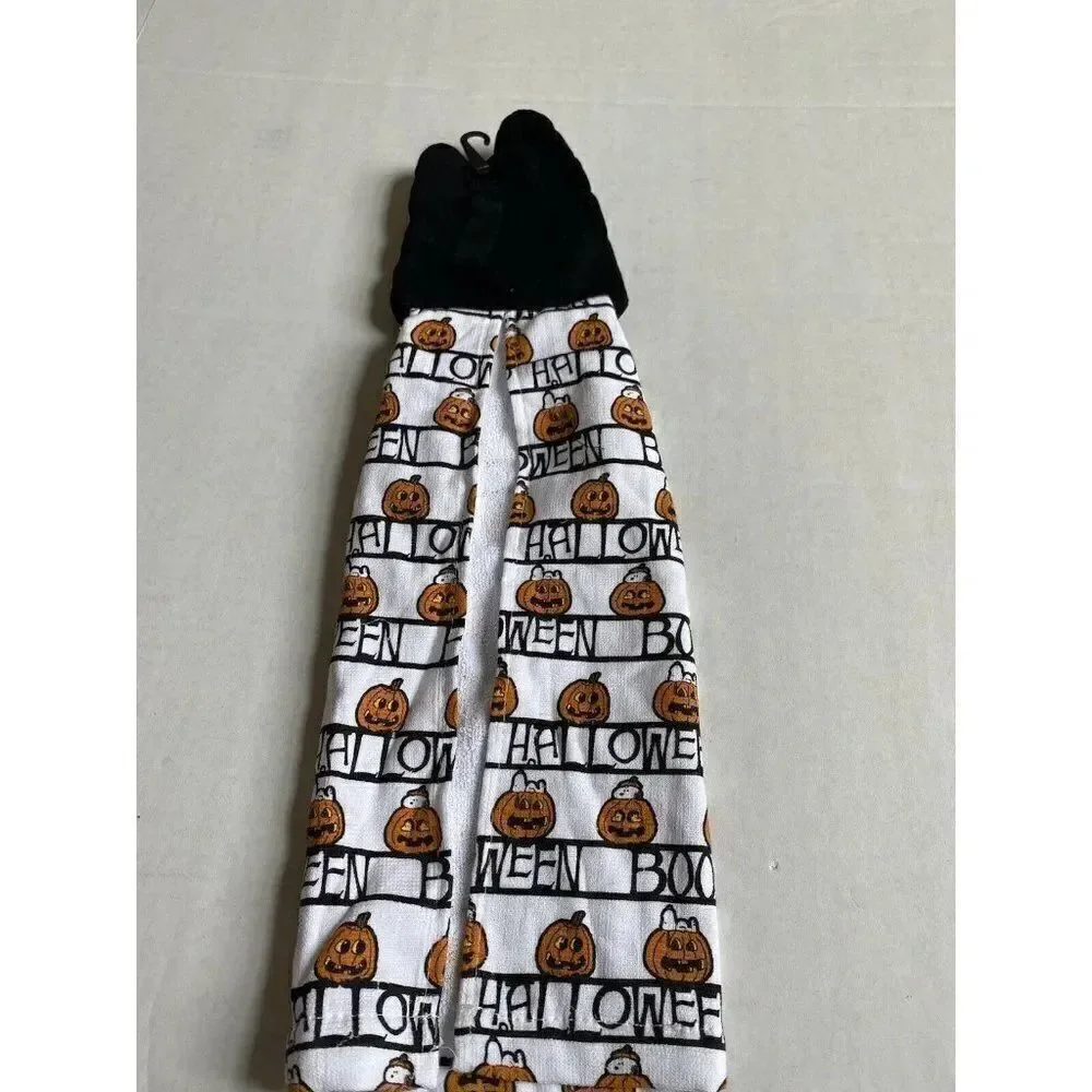 ‎Peanuts Snoopy Halloween Hanging Kitchen Towel